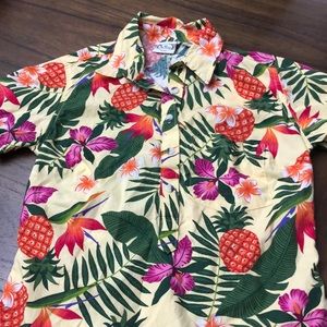 Hawaiian, cream floral, Half button up, pocket, pleated sides, tapered